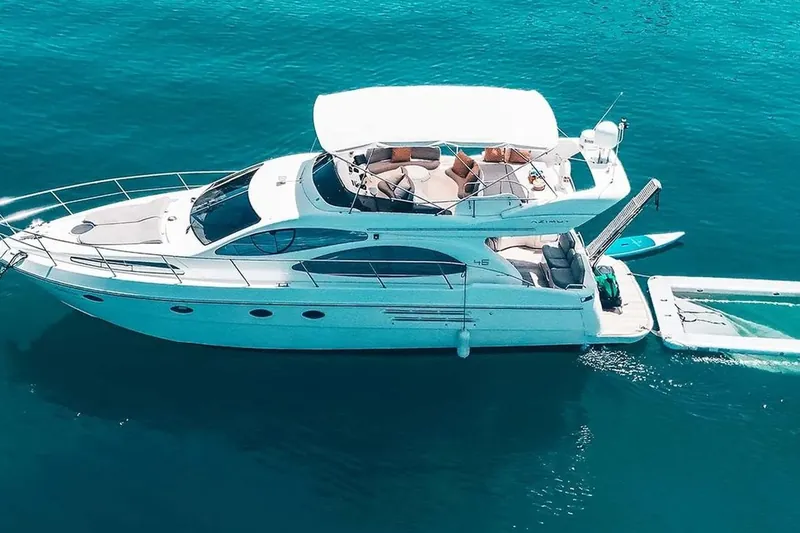Azimut 46