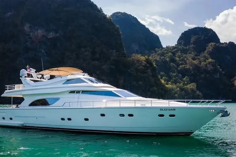 Ferretti 80