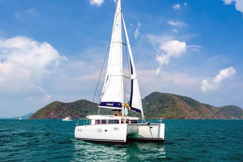 Lagoon 400