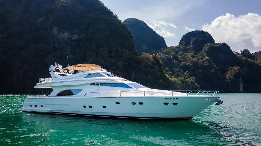 Ferretti 80 photo 1
