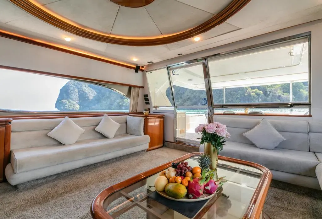 Ferretti 80 photo 16