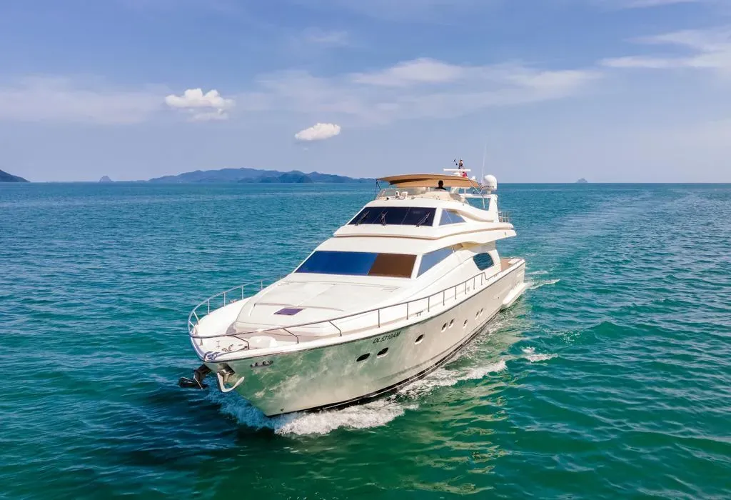 Ferretti 80 photo 2