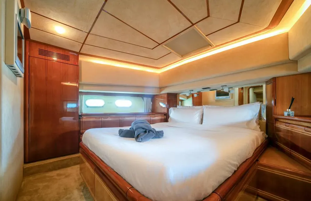 Ferretti 80 photo 22