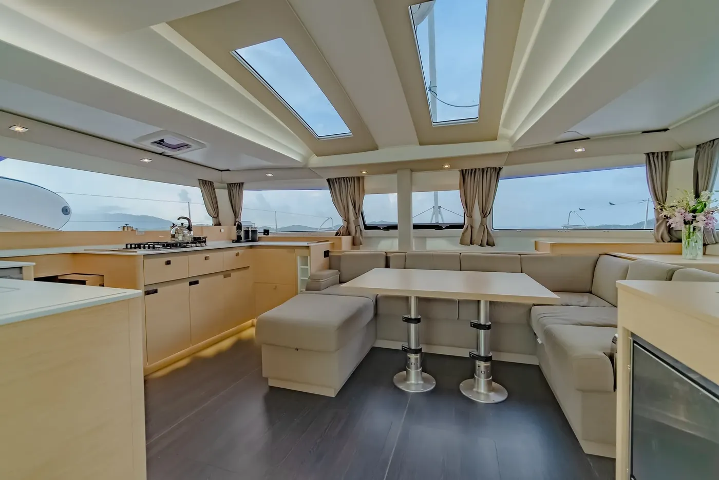 Fountaine Pajot 45 21