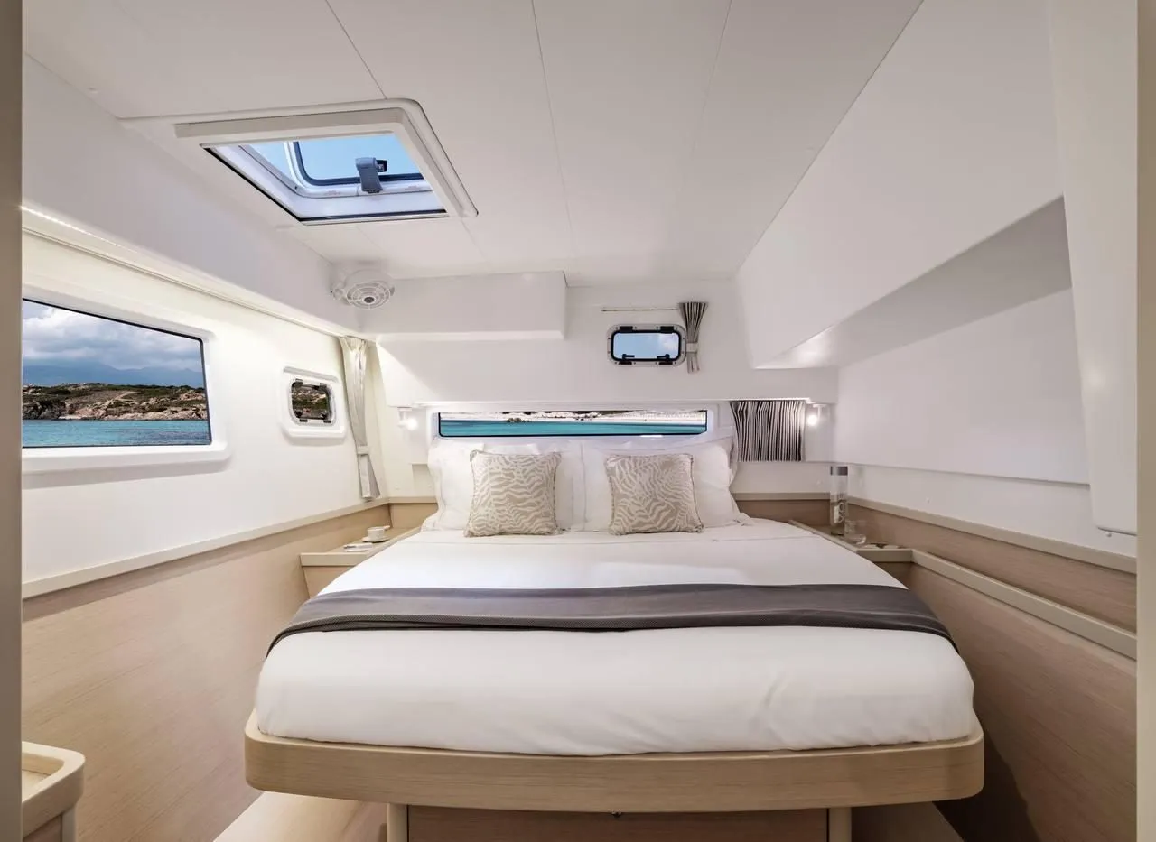 Lagoon 42 · Silver Moon photo 14