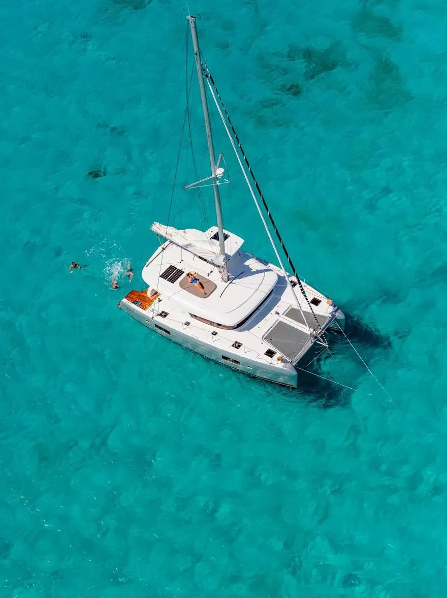 Lagoon 42 · Silver Moon photo 1