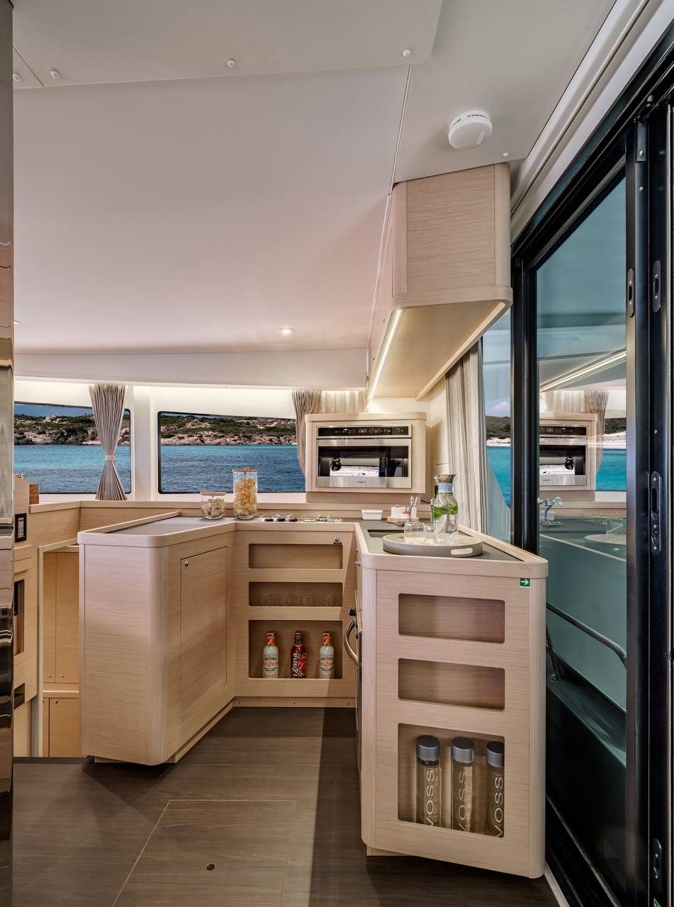 Lagoon 42 · Silver Moon photo 23