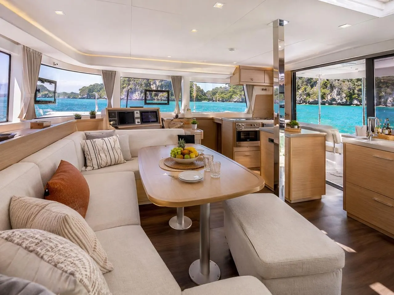 Lagoon 42 · Silver Moon photo 11