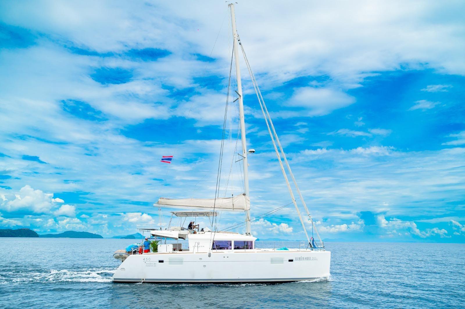 Lagoon 450 photo 2