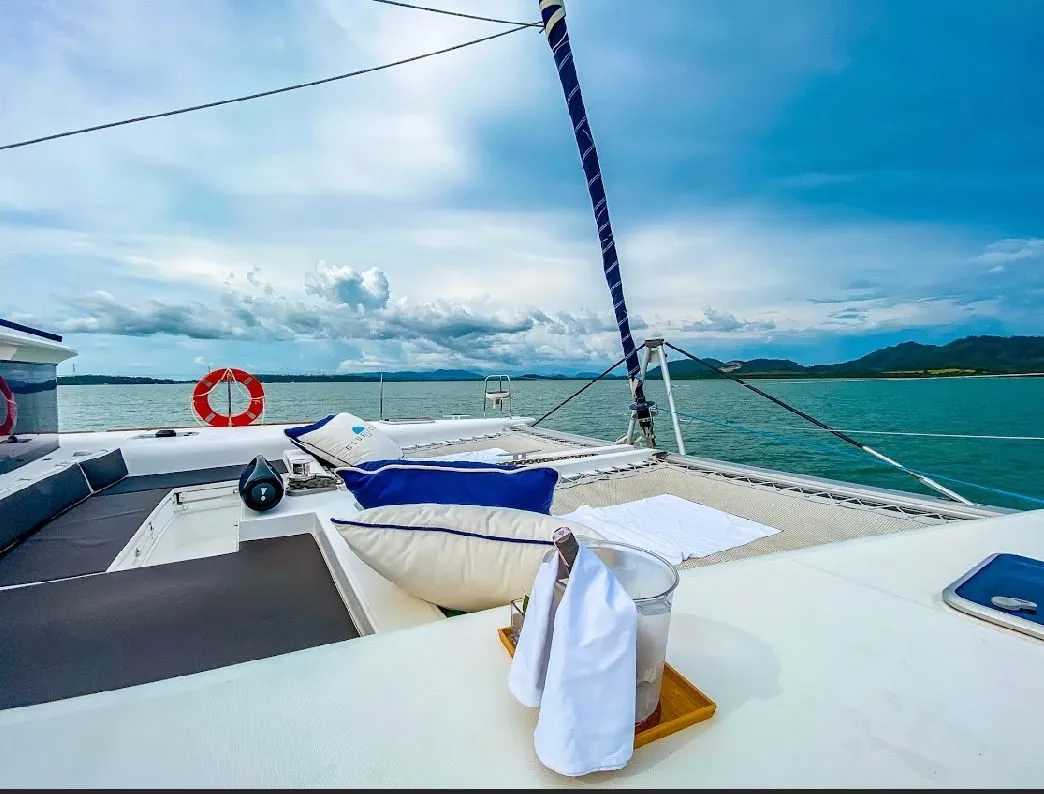 Lagoon 450 photo 7