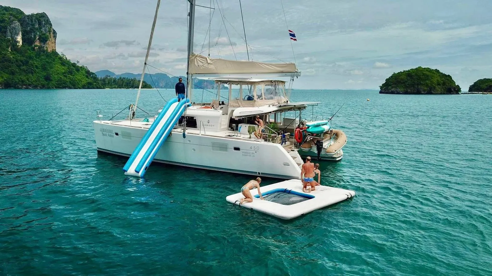 Lagoon 450 photo 3