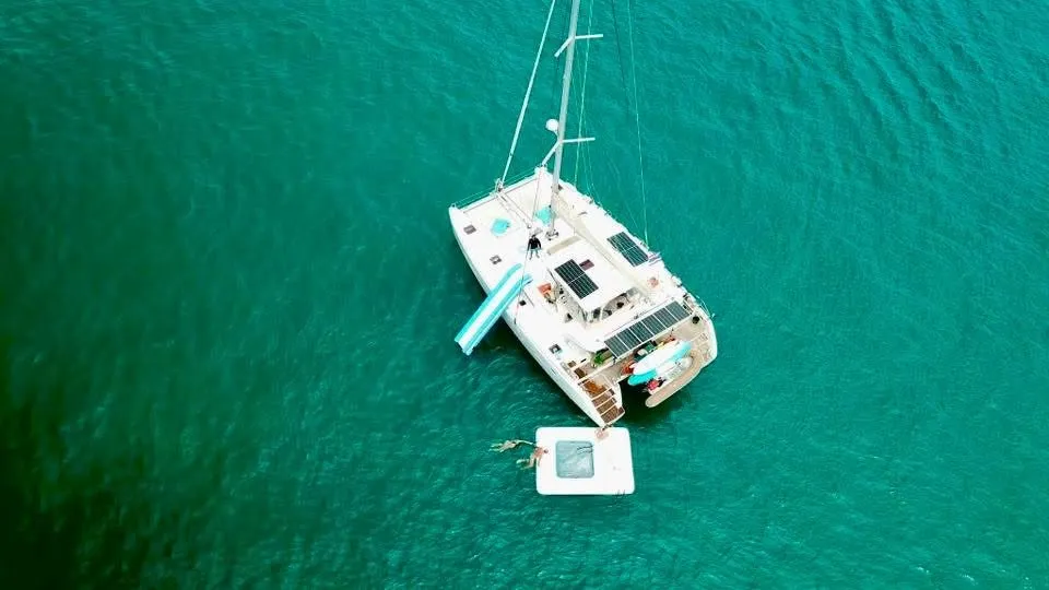 Lagoon 450 photo 4