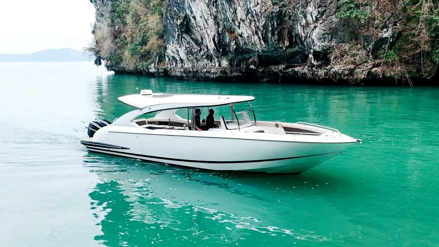 Luxury Cruiser photo 2