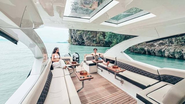 Swim platform - luxury-cruiser