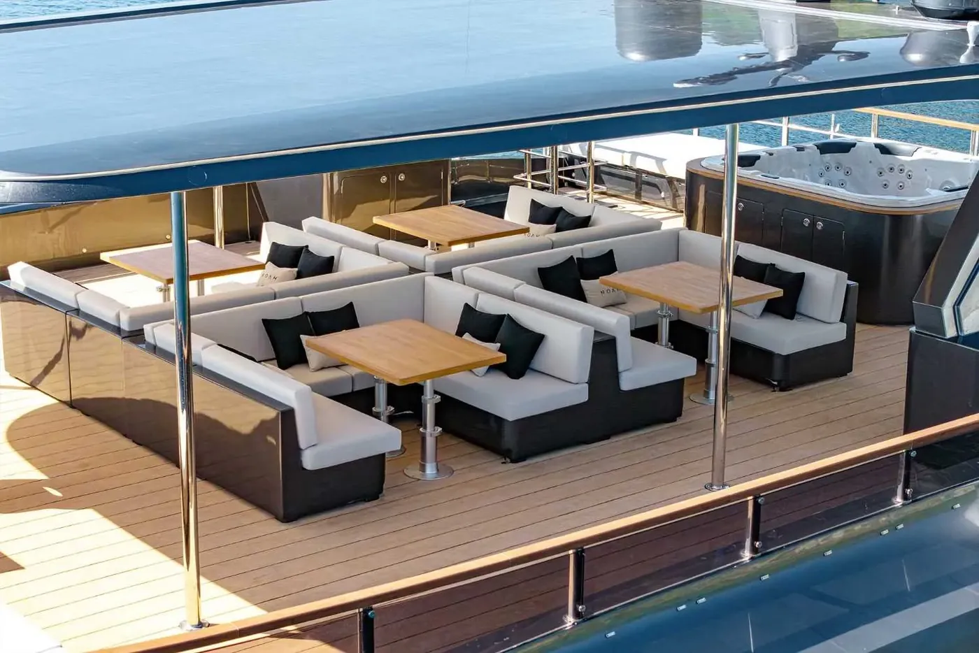 Power Catamaran 75 photo 10
