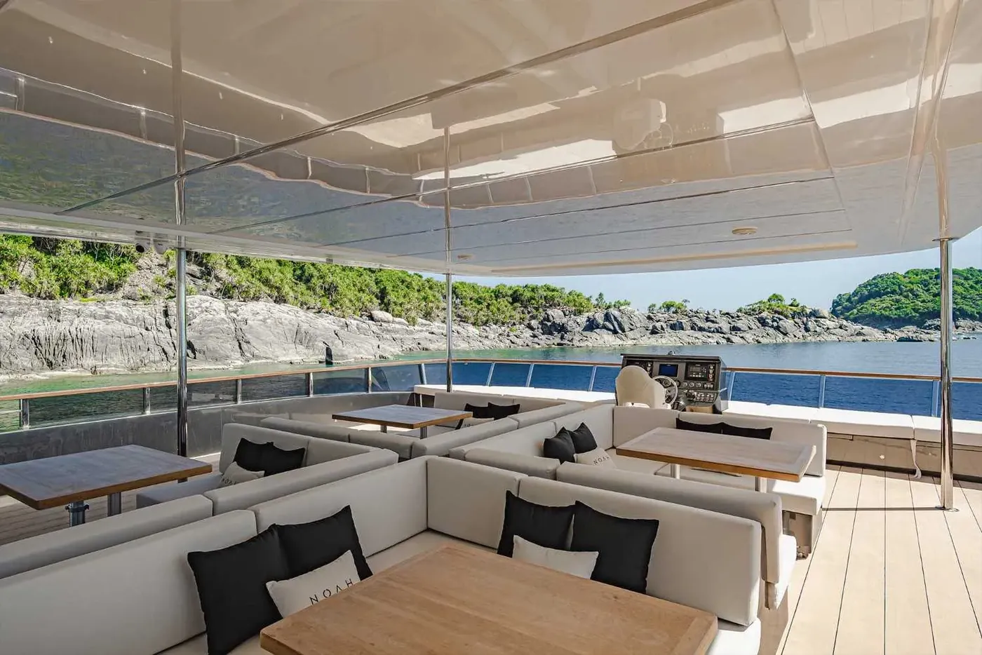 Power Catamaran 75 photo 22