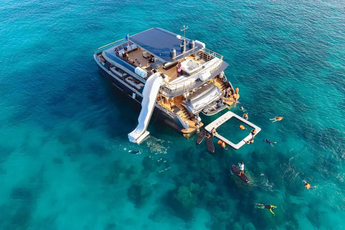 Power Catamaran 75 photo 4