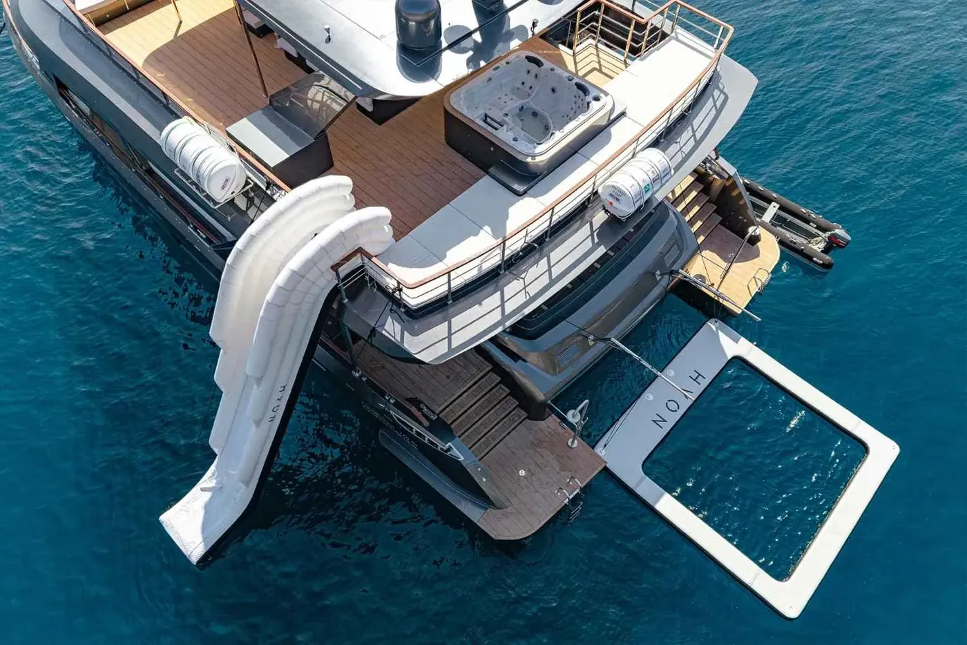 Power Catamaran 75 photo 5