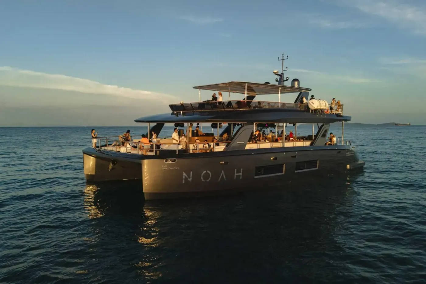 Power Catamaran 75 photo 7