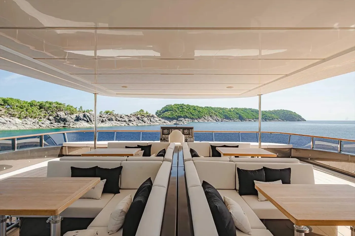 Power Catamaran 75 photo 9
